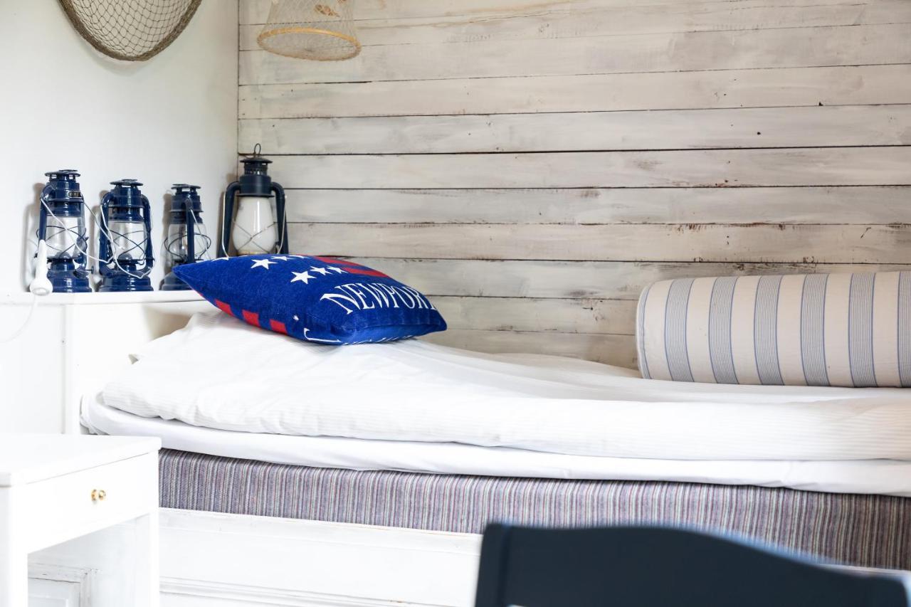 Hotell Aina Kvissleby Bagian luar foto
