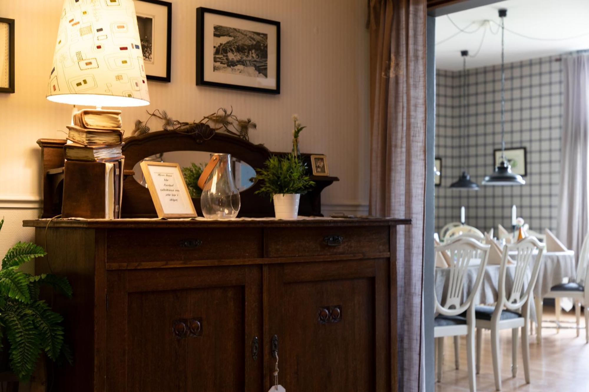 Hotell Aina Kvissleby Bagian luar foto