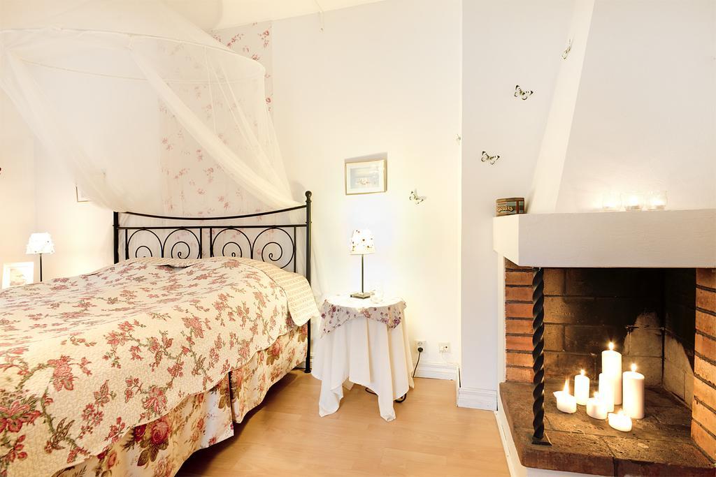 Hotell Aina Kvissleby Bagian luar foto