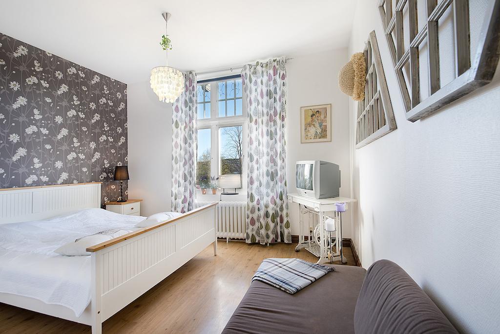Hotell Aina Kvissleby Bagian luar foto