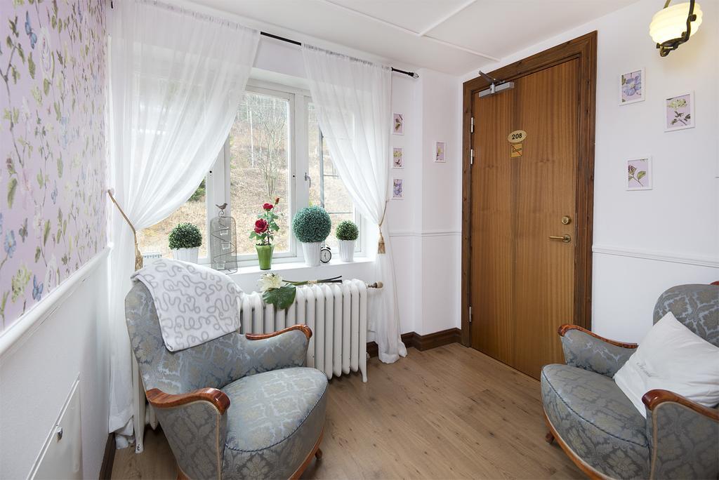 Hotell Aina Kvissleby Bagian luar foto